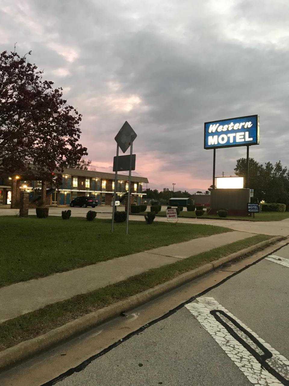 Western Motel Brinson Crossing Eksteriør billede